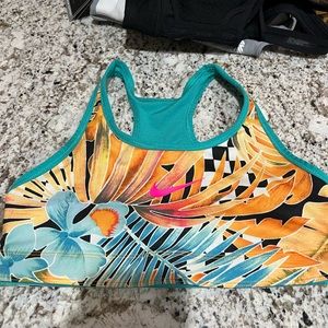 Nike kids large sports bra $5